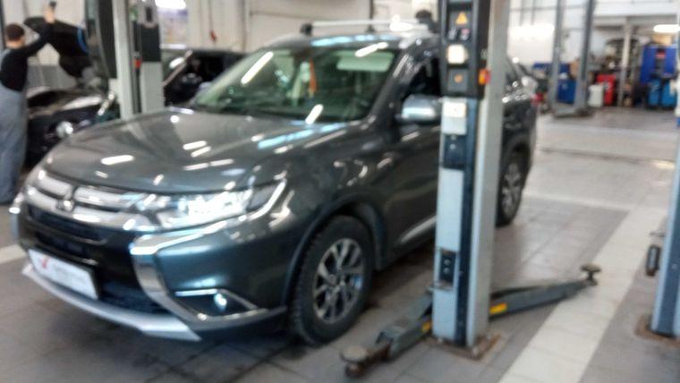 Mitsubishi Outlander 2015 года, 75 651 км - вид 2