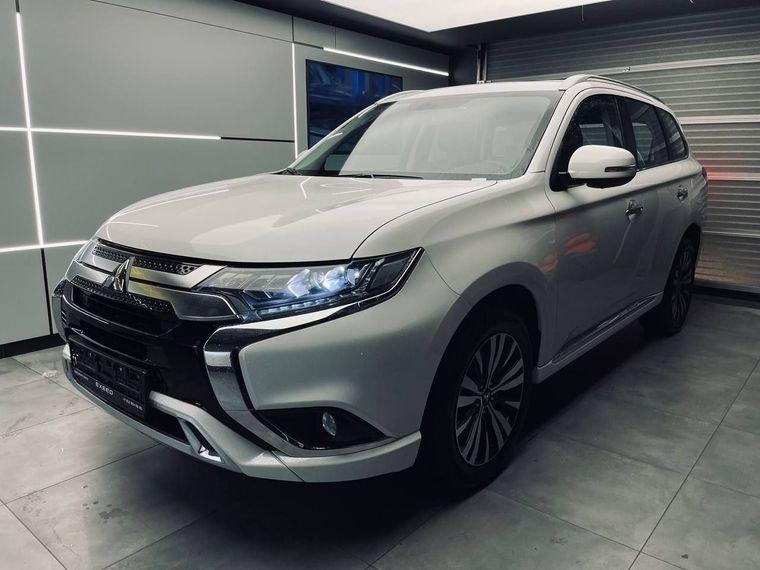 Mitsubishi Outlander, 2022