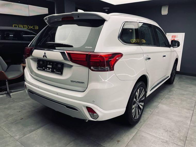 Mitsubishi Outlander, 2022 - вид 3