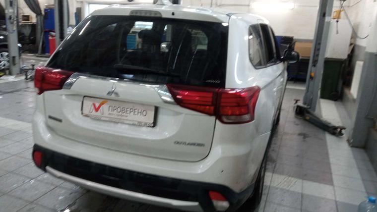 Mitsubishi Outlander, 2018 - вид 2