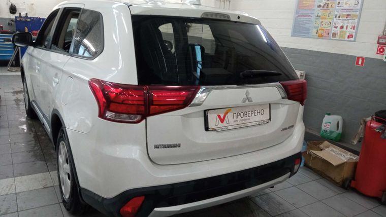 Mitsubishi Outlander, 2018 - вид 3