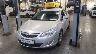 Opel Astra 2011 года, 170 205 км - вид 1