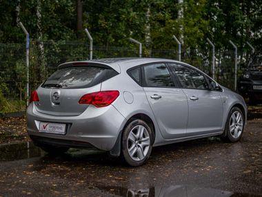 Opel Astra 2011 года, 170 205 км - вид 2