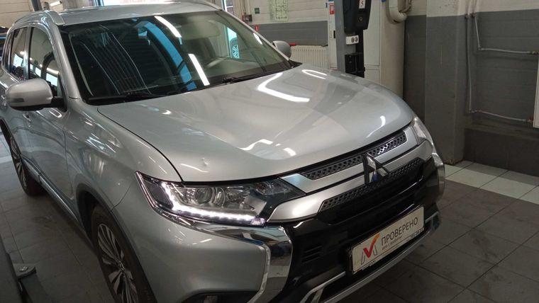 Mitsubishi Outlander 2018 года, 190 000 км - вид 2