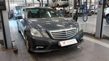 Mercedes-Benz E-класс 2011 года, 176 576 км - вид 2