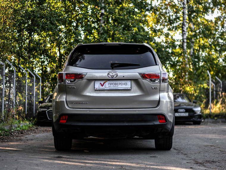 Toyota Highlander,  - вид 3