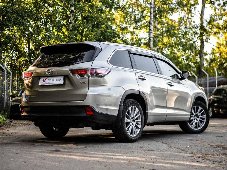 Toyota Highlander 2014 года, 150 000 км - вид 2