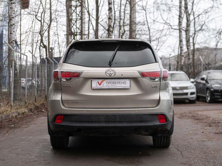 Toyota Highlander,  - вид 3