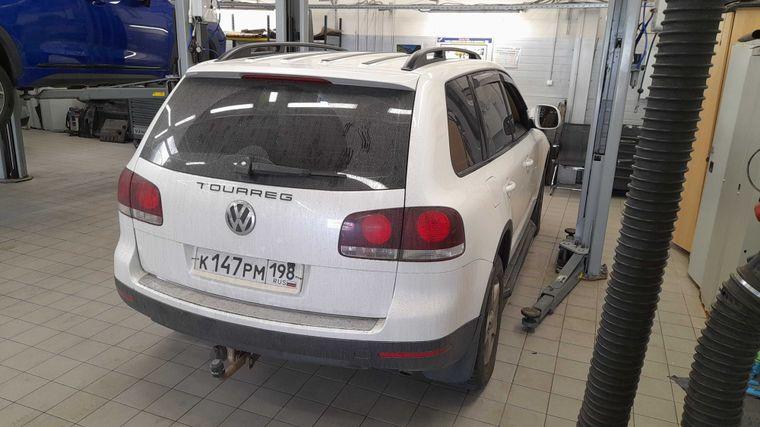 Volkswagen Touareg,  - вид 1