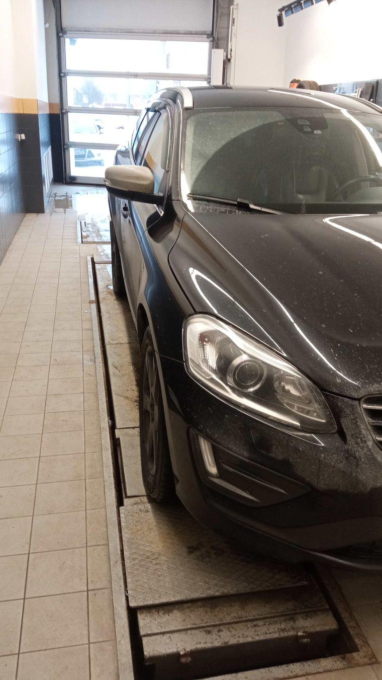 Volvo XC60 2016 года, 147 000 км - вид 2