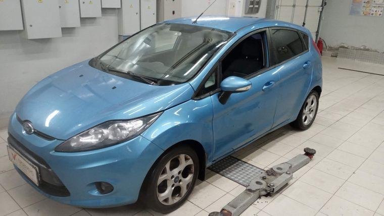 Ford Fiesta 2012 года, 174 958 км - вид 1