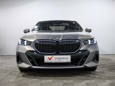 BMW 5 серия 2024 года, 7 844 км - вид 2