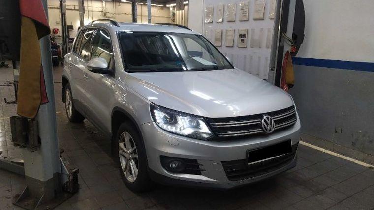 Volkswagen Tiguan,  - вид 1