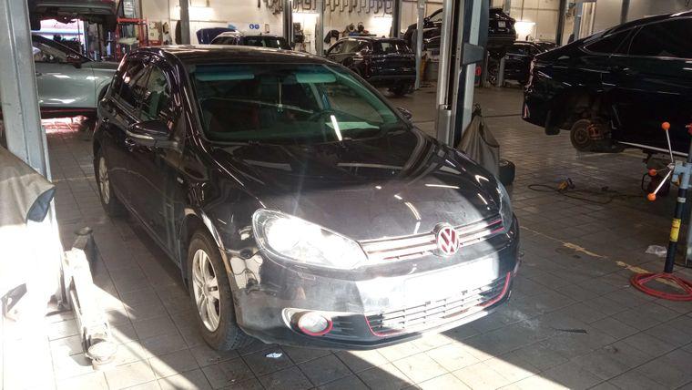 Volkswagen Golf,  - вид 1