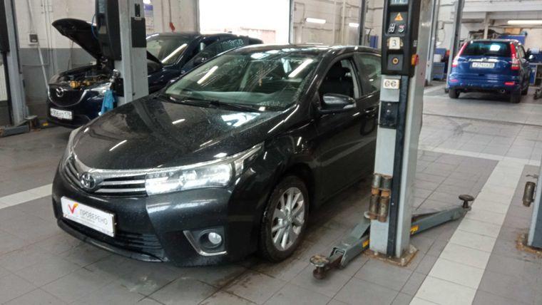 Toyota Corolla 2015 года, 163 167 км - вид 1