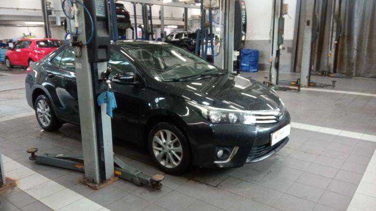 Toyota Corolla 2015 года, 163 167 км - вид 2
