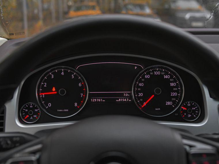 Volkswagen Touareg,  - вид 4