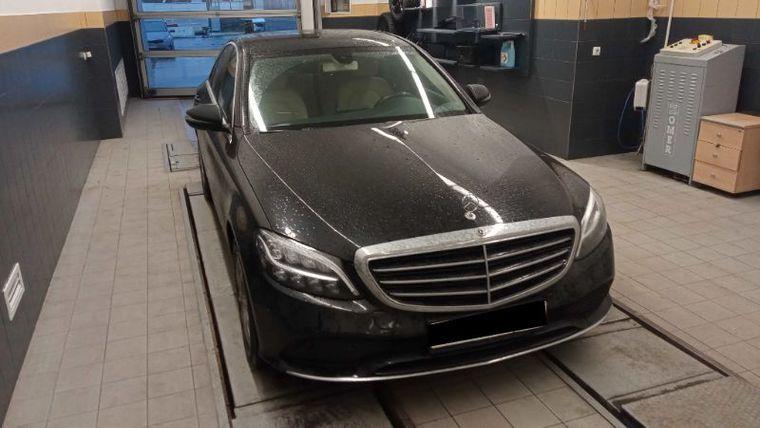 Mercedes-Benz C-класс 2018 года, 133 769 км - вид 2