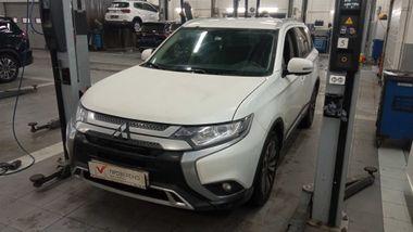 Mitsubishi Outlander 2019 года, 181 000 км - вид 1