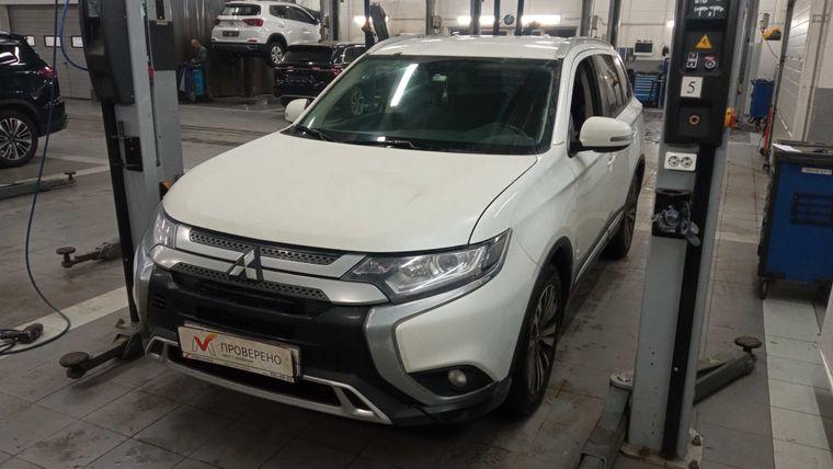 Mitsubishi Outlander 2019 года, 181 000 км - вид 1