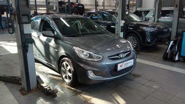 Hyundai Solaris 2013 года, 216 815 км - вид 2