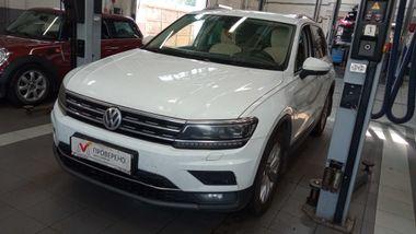 Volkswagen Tiguan 2018 года, 219 967 км - вид 1