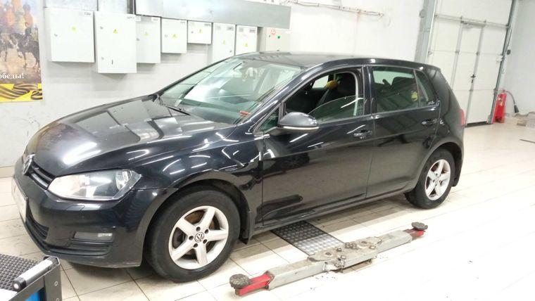 Volkswagen Golf,  - вид 1