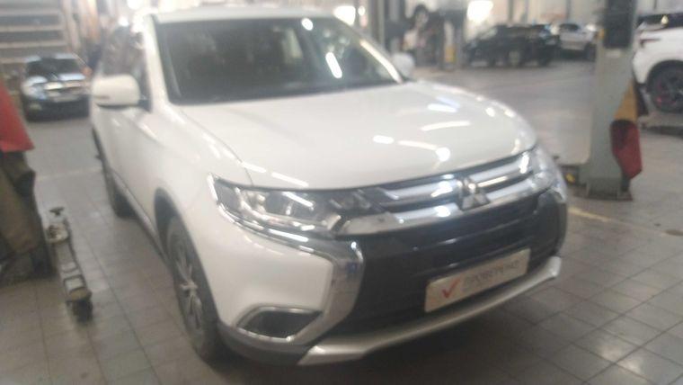 Mitsubishi Outlander,  - вид 1