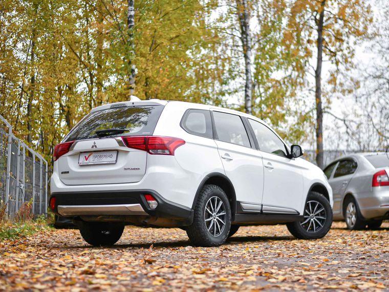 Mitsubishi Outlander,  - вид 1