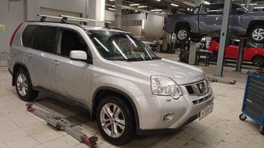 Nissan X-Trail 2012 года, 200 000 км - вид 2