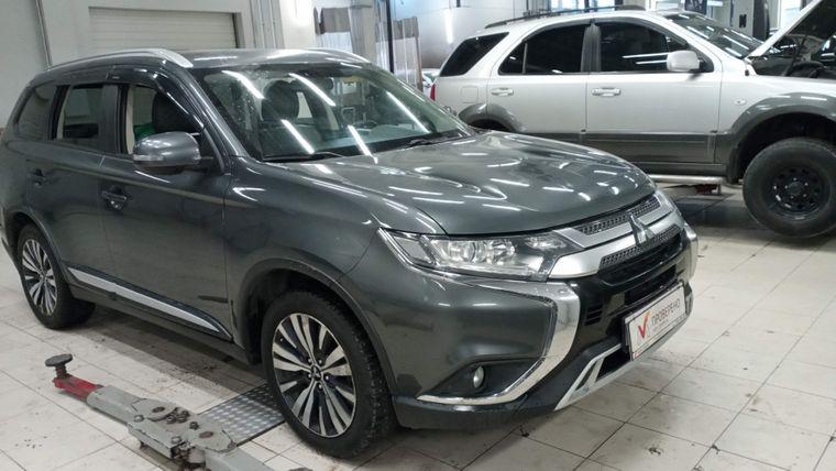 Mitsubishi Outlander 2018 года, 147 287 км - вид 2