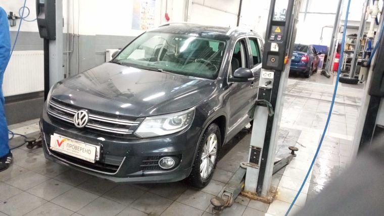 Volkswagen Tiguan 2013 года, 211 936 км - вид 1