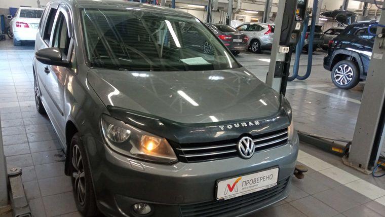 Volkswagen Touran 2011 года, 177 000 км - вид 2
