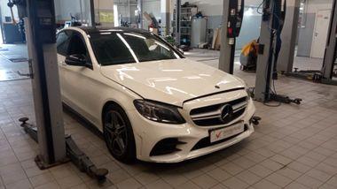 Mercedes-Benz C-класс AMG 2018 года, 98 363 км - вид 2