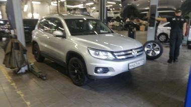 Volkswagen Tiguan 2012 года, 194 792 км - вид 2