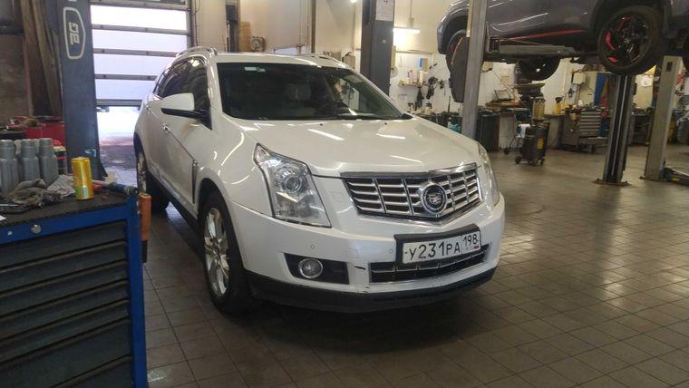 Cadillac SRX 2013 года, 192 712 км - вид 2