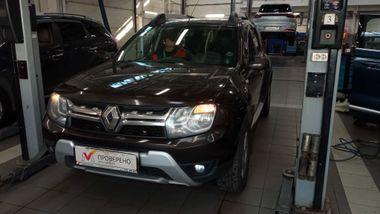 Renault Duster 2017 года, 136 000 км - вид 1