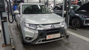 Mitsubishi Outlander 2018 года, 127 186 км - вид 2