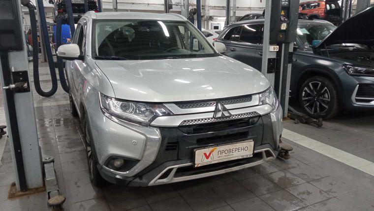 Mitsubishi Outlander, 2018 - вид 1