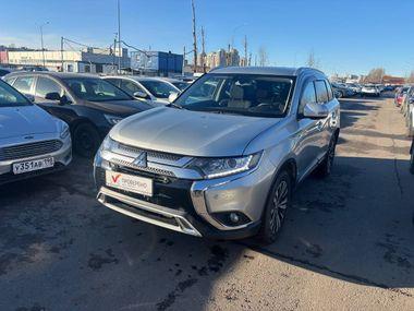 Mitsubishi Outlander 2018 года, 127 186 км - вид 1